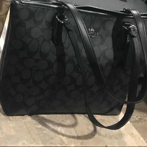 Coach Handbags - Coach bag 👛🔥👍🏻